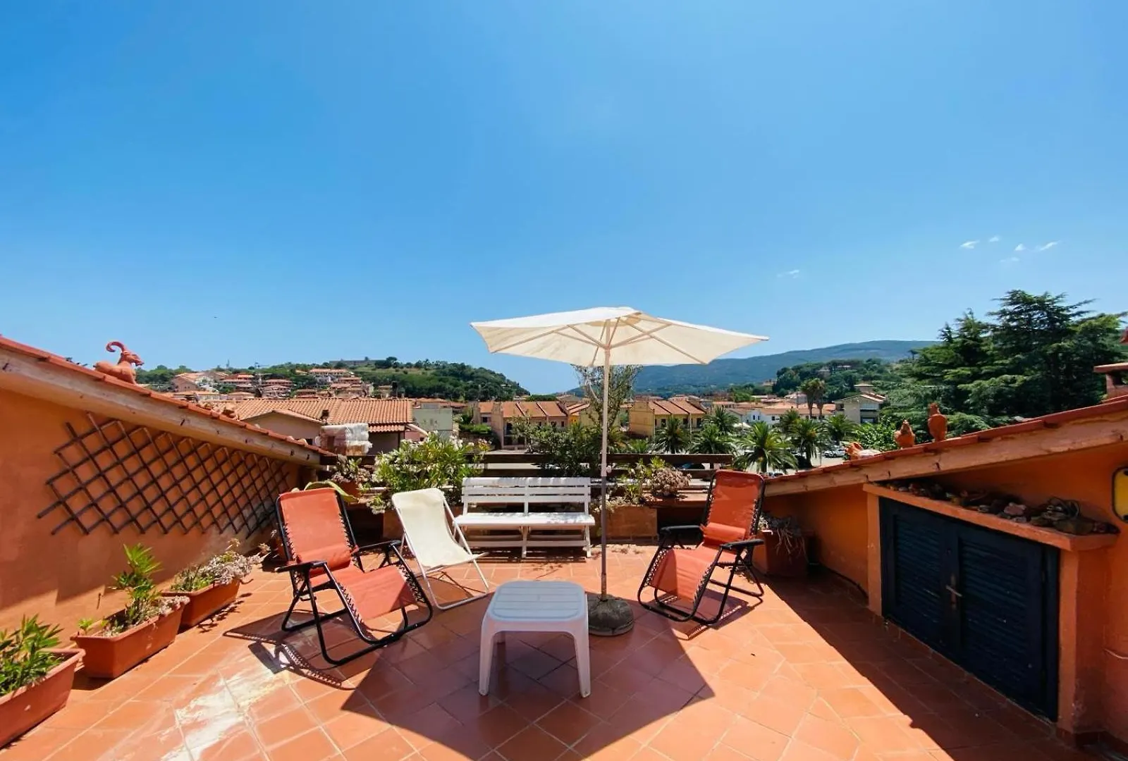 Apartment Appartamento Da Barbara Con Terrazze Porto Azzurro